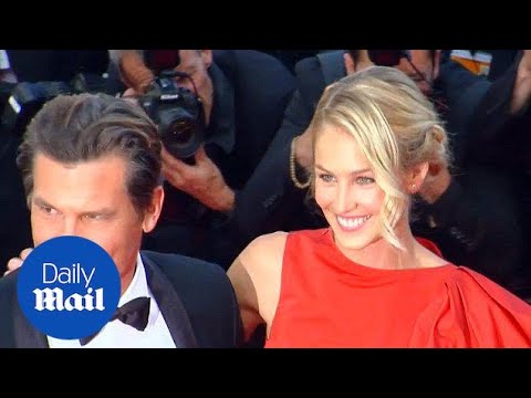 Josh Brolin and Kathryn Boyd look loved up on red carpet - Daily Mail