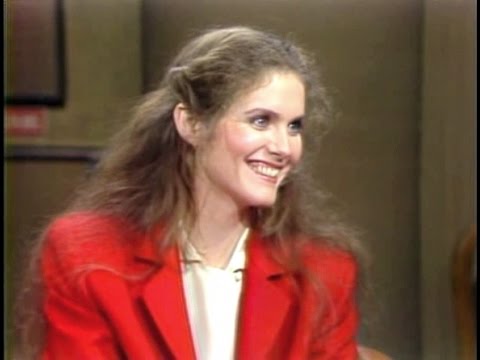 Julie Hagerty on Letterman, December 1, 1982