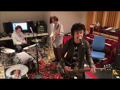 Billie Joe Armstrong With His Sons - I Think We're Alone Now