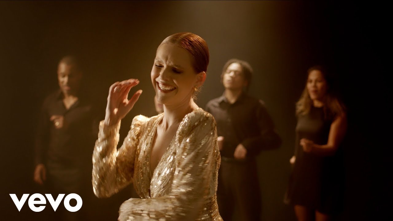 Kika Edgar - Derroche