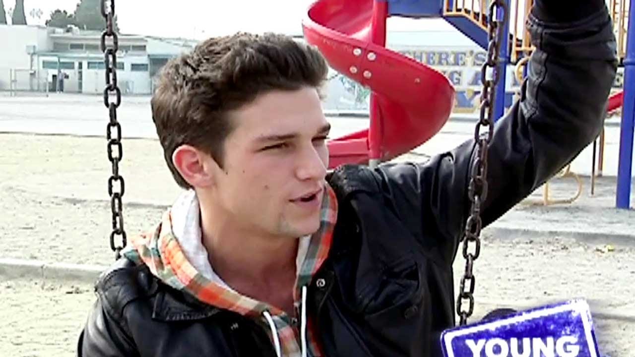 "Secret Life" Star Daren Kagasoff Reads to Compton Kids