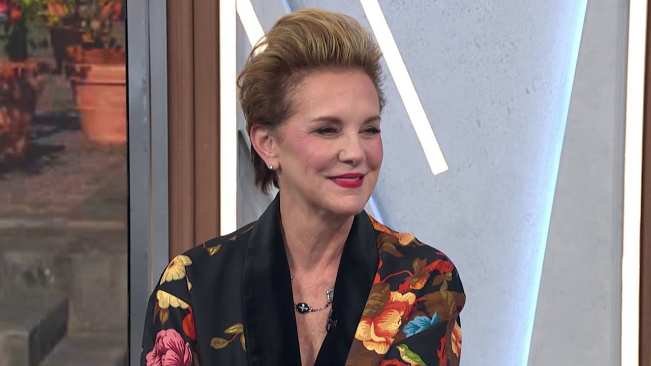 Elizabeth Perkins says people want to talk to her the most about 'Weeds' | New York Live TV