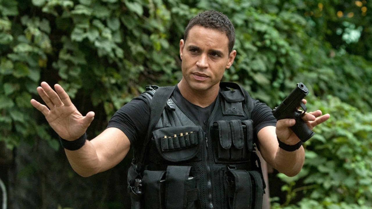Daniel Sunjata on DARK KNIGHT RISES & Wardrobe Swag!