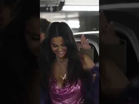 Selena Gomez tits