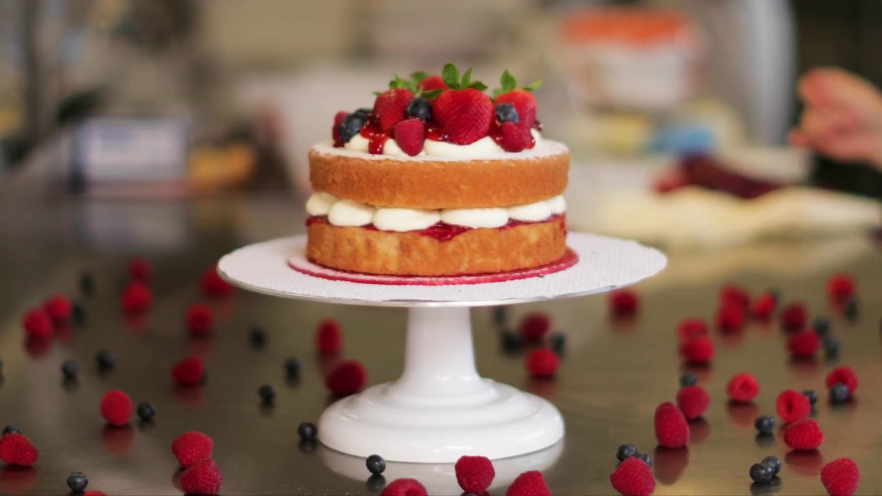 Lola's Cupcakes Victoria Sponge Cake