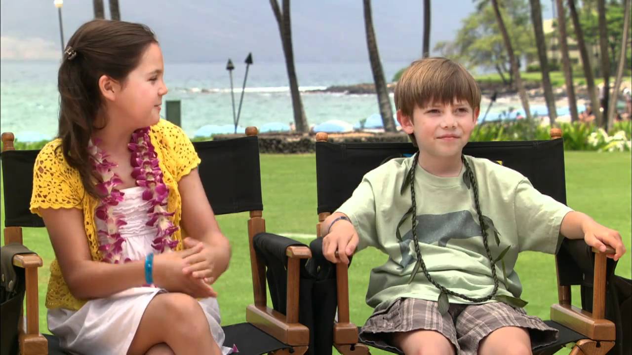 Bailee Madison and Griffin Gluck Interview - Just Go With It