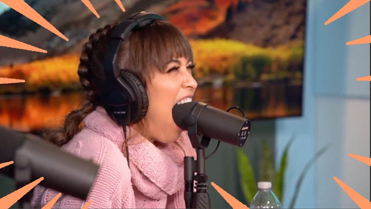 RILEY REID SUCKING THE MIC ON IMPAULSIVE