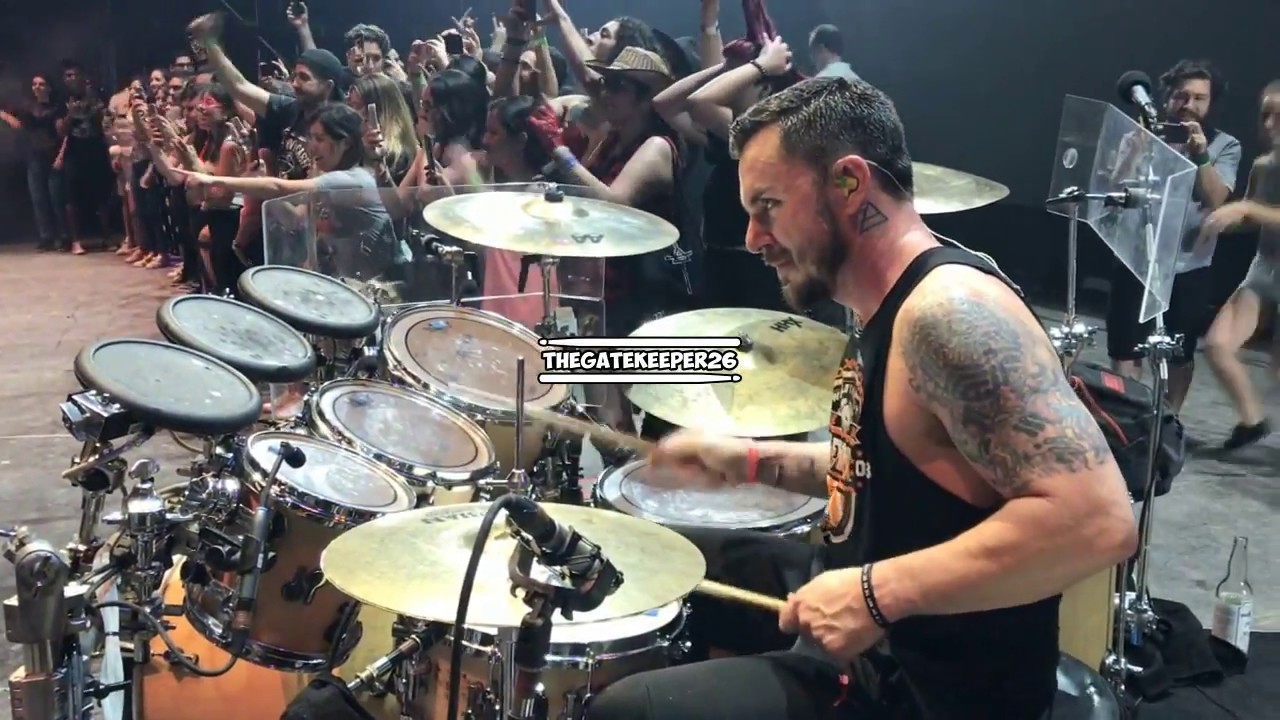 Thirty Seconds To Mars - Closer To The Edge [SHANNON LETO DRUMCAM] (Live @ Machaca in Monterrey)