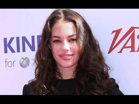 Chloe Bridges to Return to Pretty Little Liars for Season 7