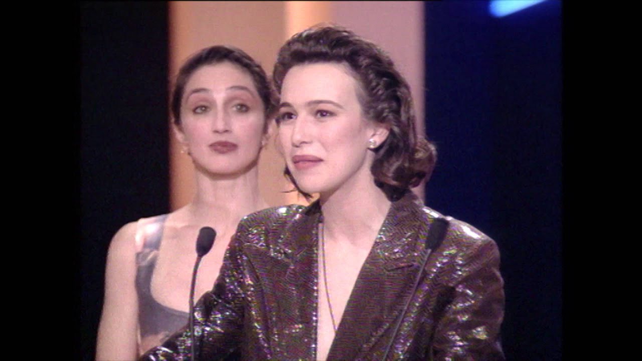 Ariadna Gil se alza con el Premio Goya 1993 a Mejor Actriz