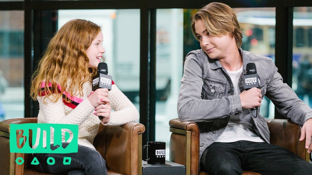 Darby Camp & Judah Lewis Gush Over Working With Kurt Russell In “The Christmas Chronicles”
