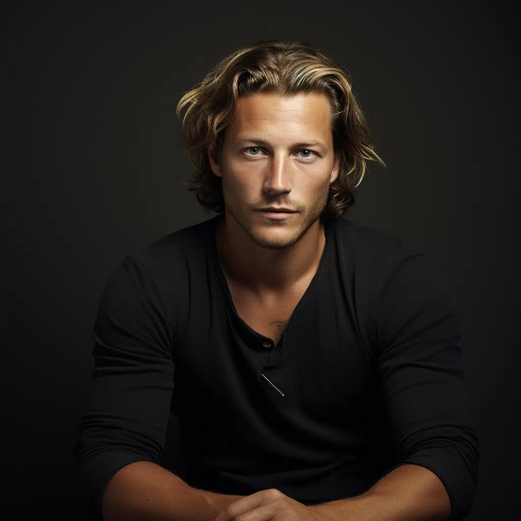 Luke Bracey Father